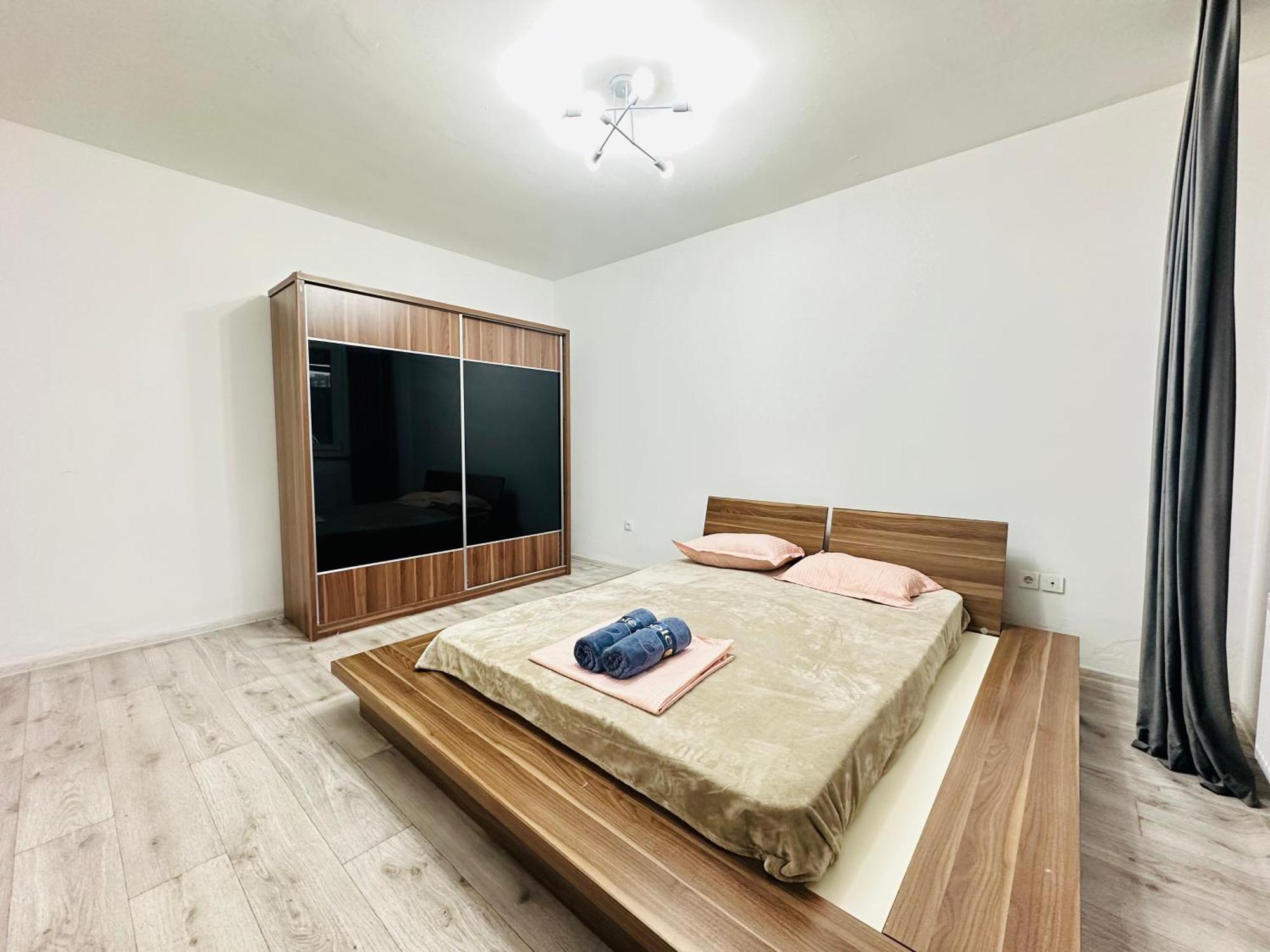 Квартира Для Большой Семьи Almatý Exterior foto