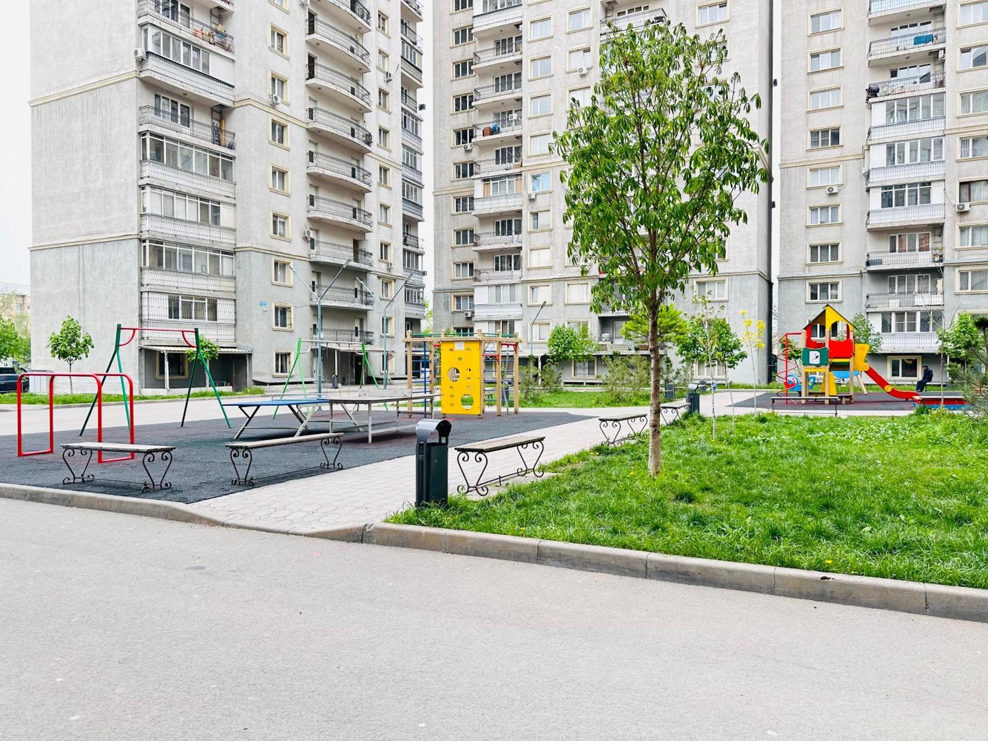 Квартира Для Большой Семьи Almatý Exterior foto